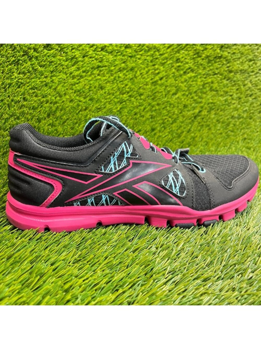 Reebok Yourflex Trainette Womens Size 10 Black Athletic Running Shoes Sneakers